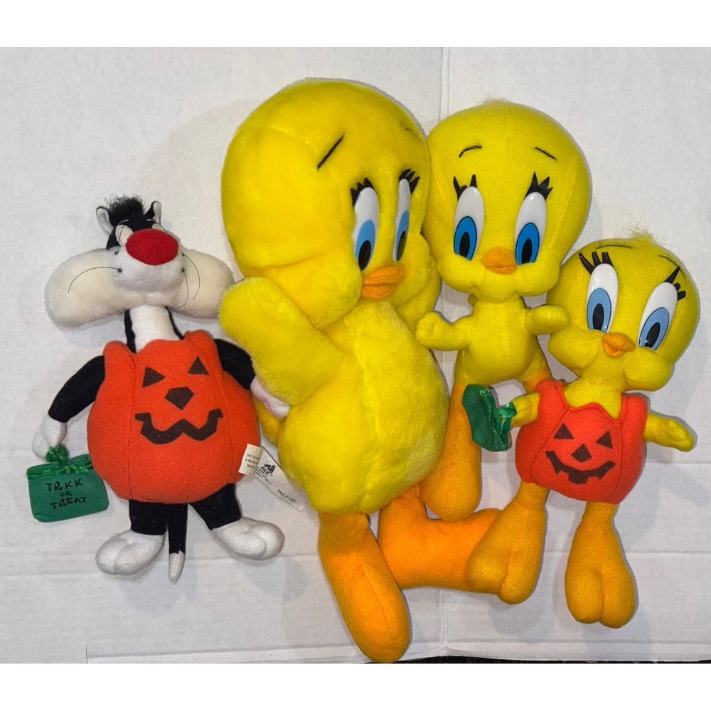 Lot Of 1990's (4)Vintage Tweety Bird & (1)Sylvester Cat Stuffed Animal Lot
